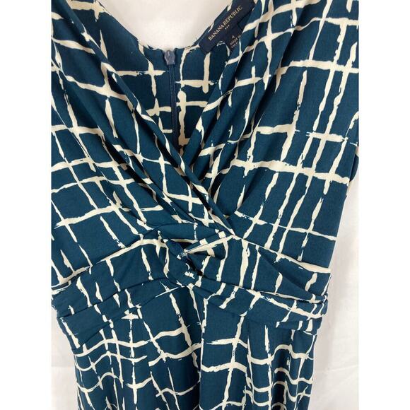 Banana Republic V Neck Twist front geometric pattern dress size 4 - Picture 2 of 5